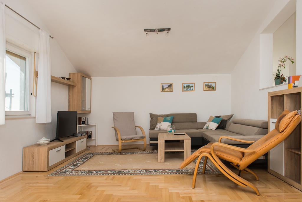 Apartments Rose Kastela Exterior photo